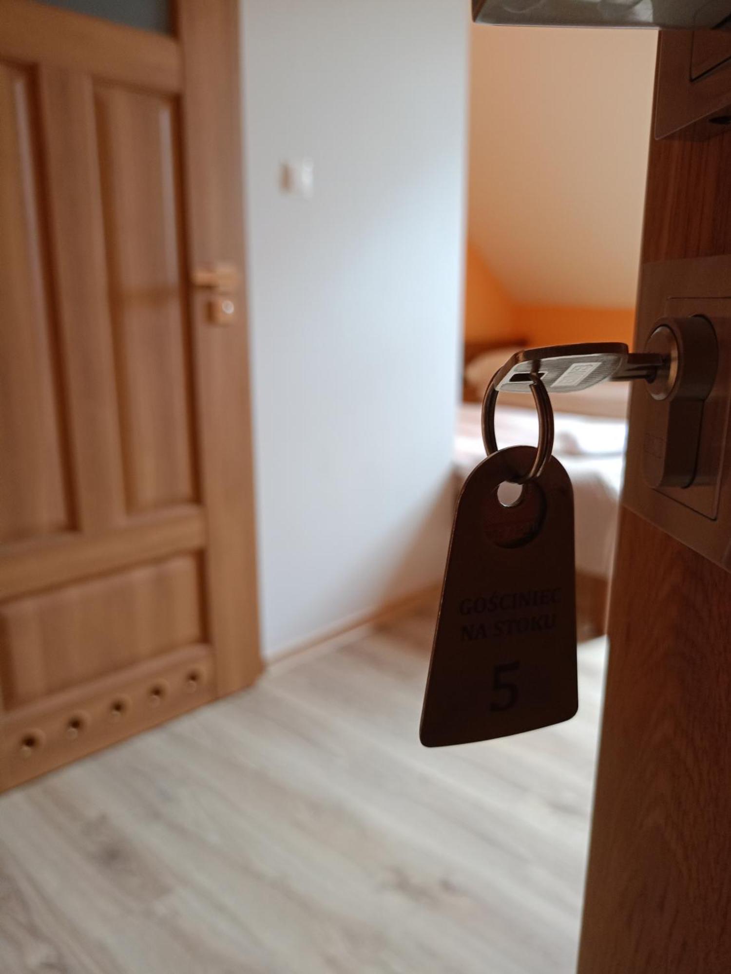 Gosciniec Na Stoku Pokoje 2,3,4 Osobowe, Cisza, Spokoj, Widok Na Stok Narciarski, Lasy, Laki Bobliwo Exterior foto