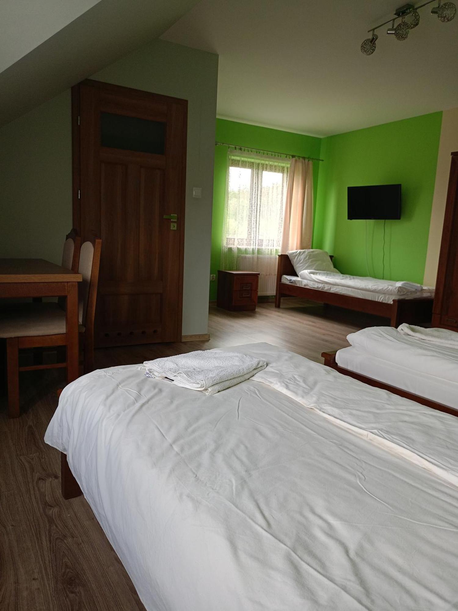 Gosciniec Na Stoku Pokoje 2,3,4 Osobowe, Cisza, Spokoj, Widok Na Stok Narciarski, Lasy, Laki Bobliwo Exterior foto